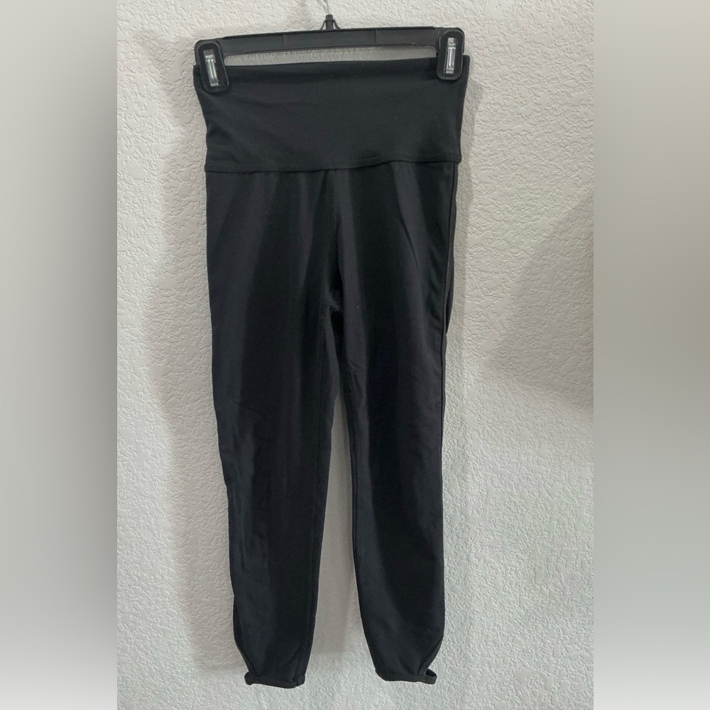 Beyond Yoga Leggings Women’s Small black High Waisted Workout Cropped